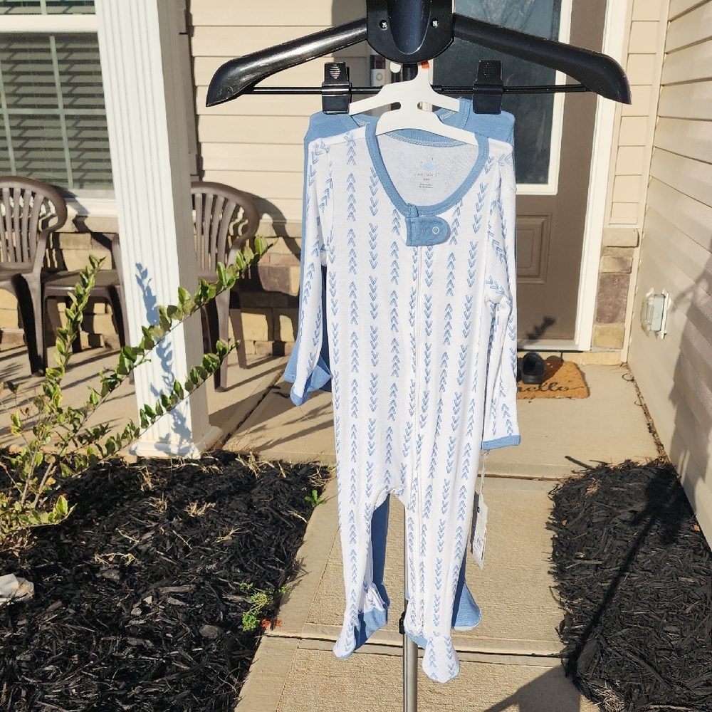 cloud island Blue & White Arrow Print Pajama 2 Piece Set Size 6-9 Month Baby Boy